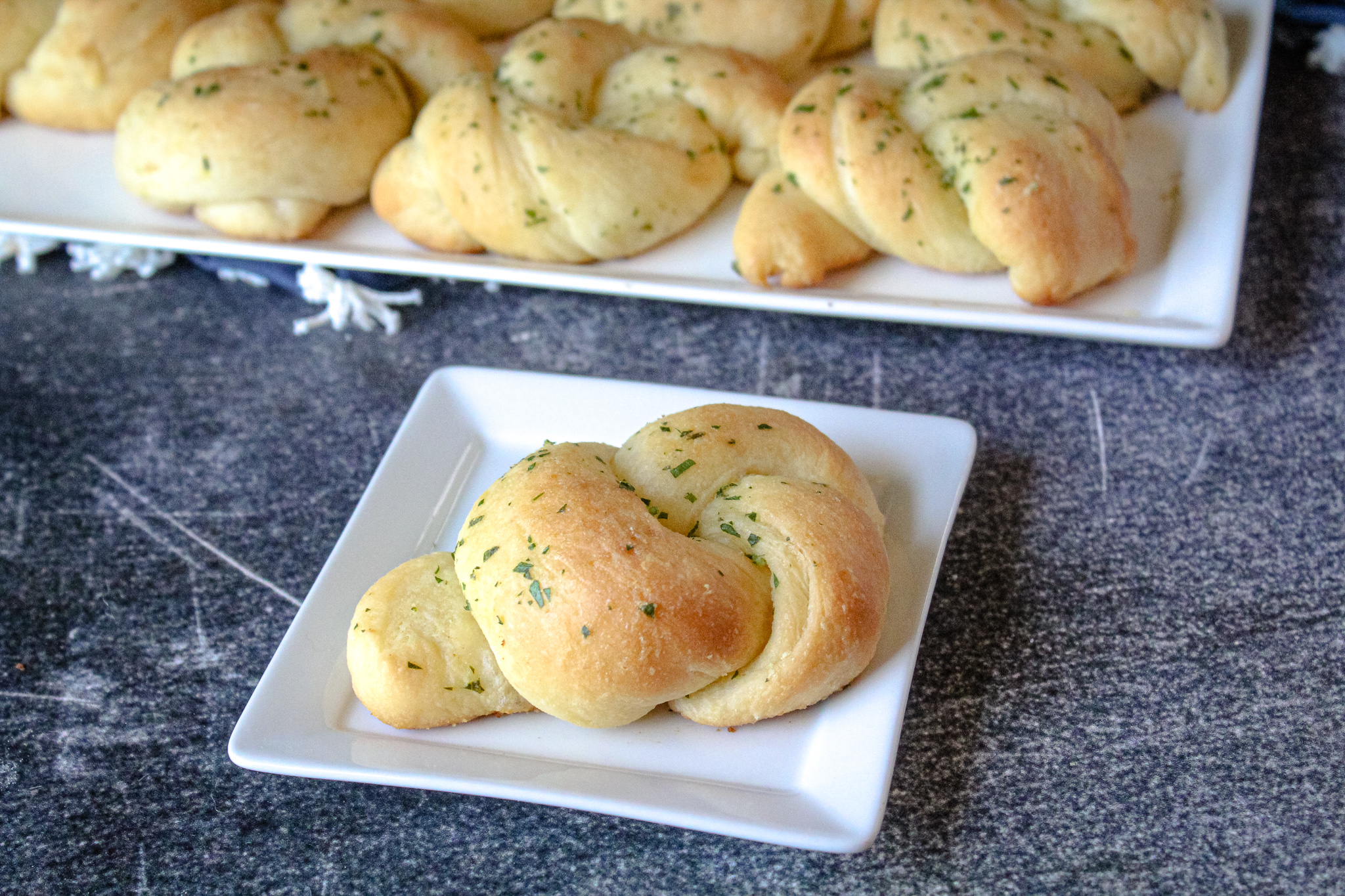 Effortless Eats: Bread Machine Garlic Knots in Minutes