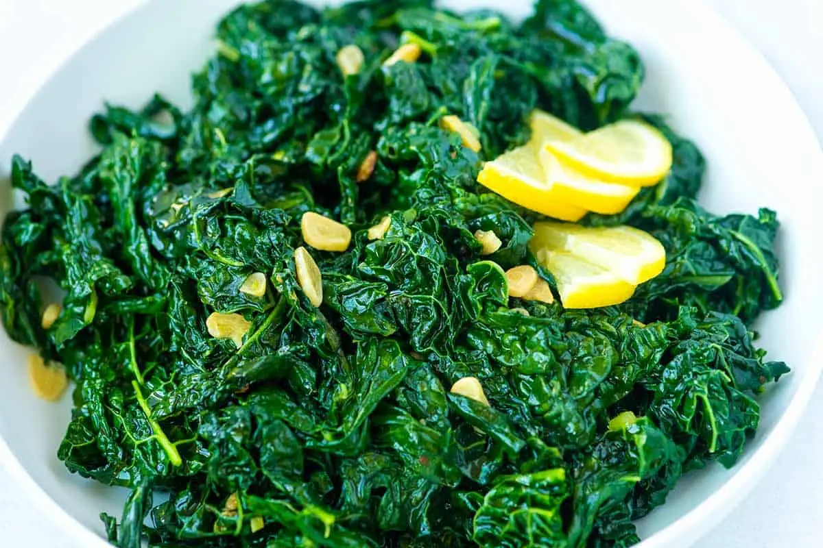 Easy Lemon Garlic Sauteed Kale Recipe